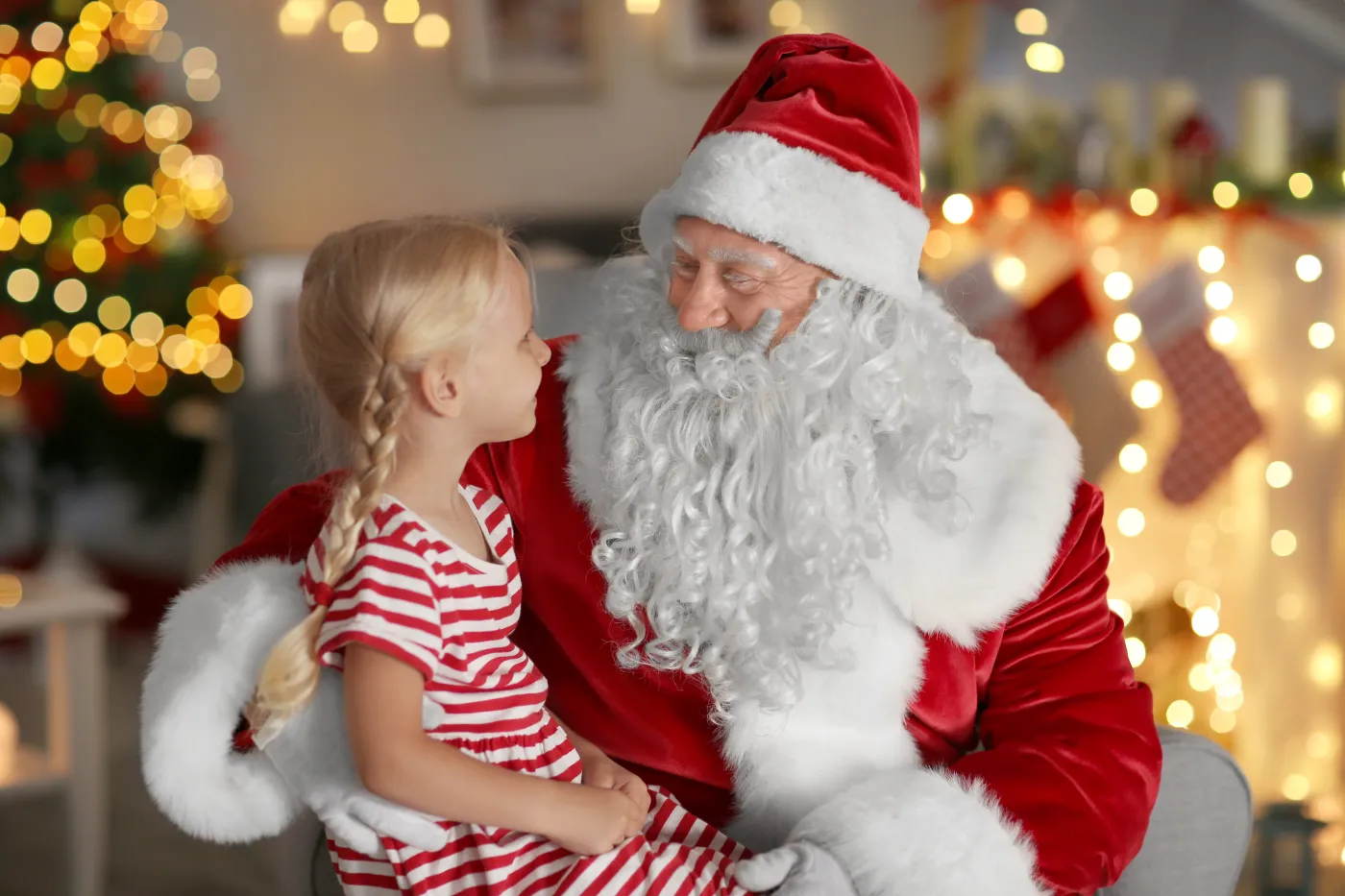 Ten Mikołaj wie, co ważne. Zobacz, co powiedział małej dziewczynce