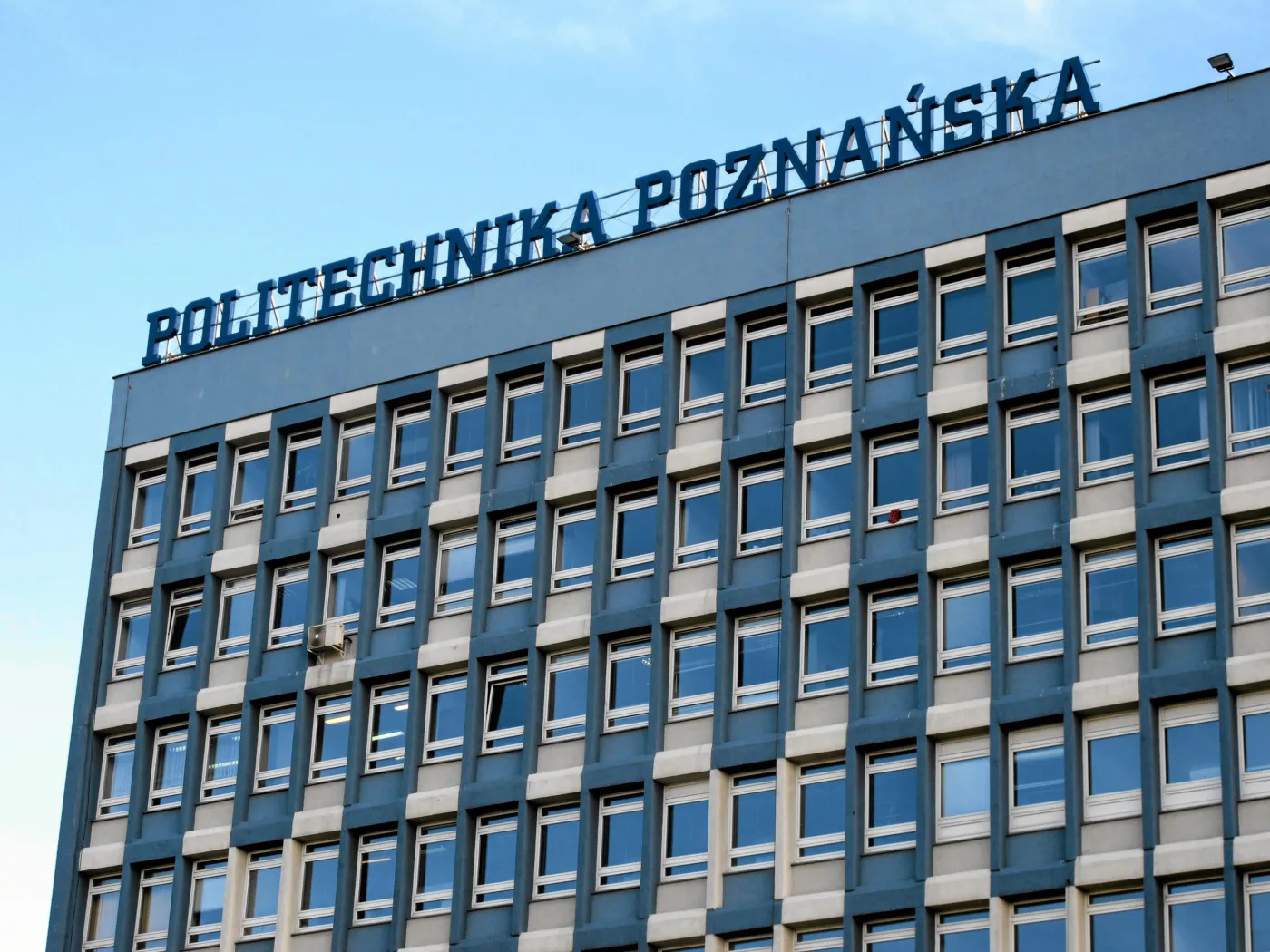 Politechnika Poznańska bez 200 milionów dofinansowania. Bo jest "pieszczochem PiS"?