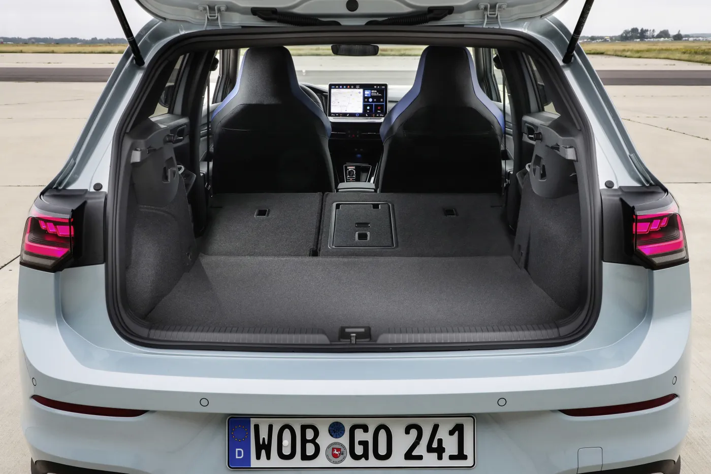 volkswagen-golf-2024-38067896.jpg