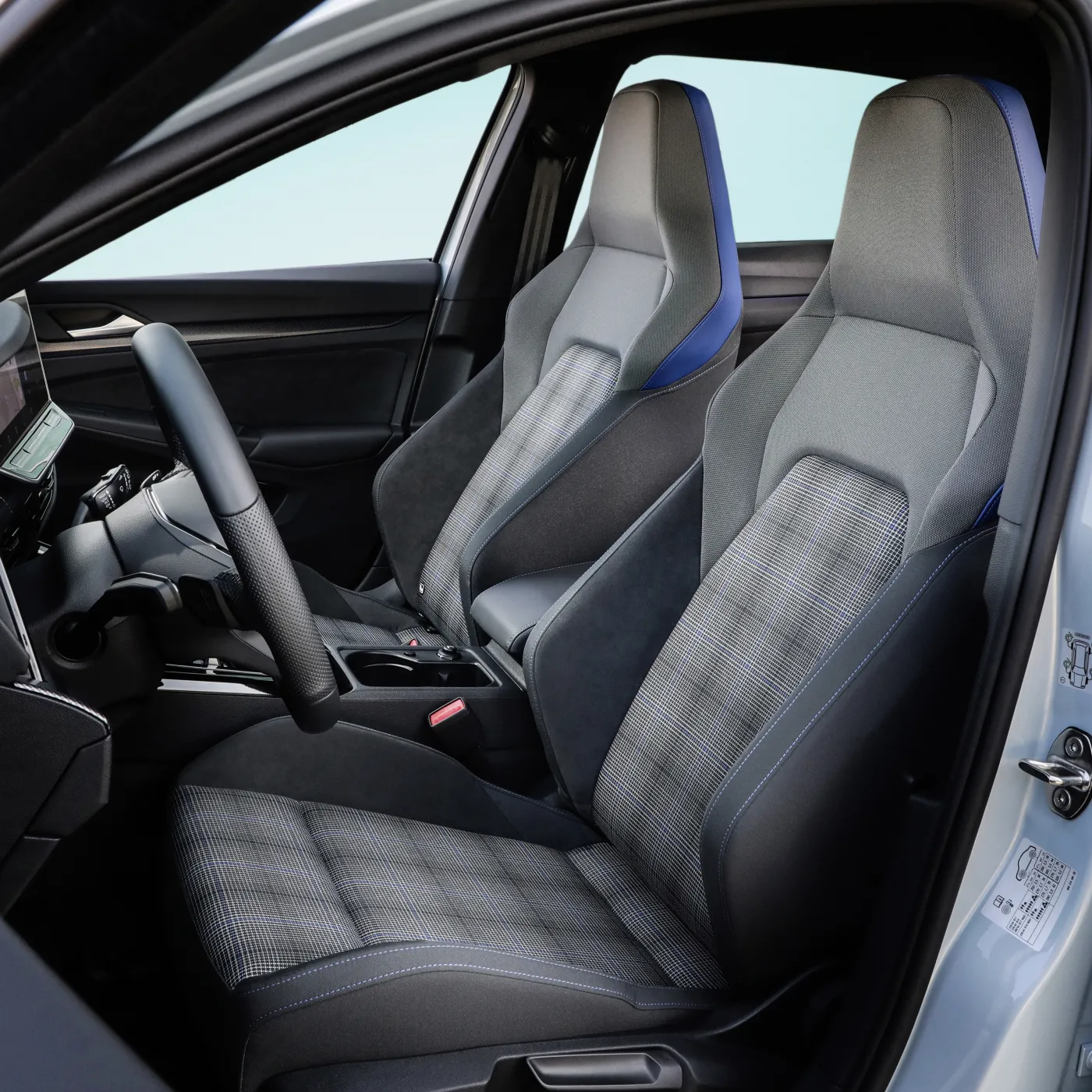 volkswagen-golf-2024-38067931.jpg