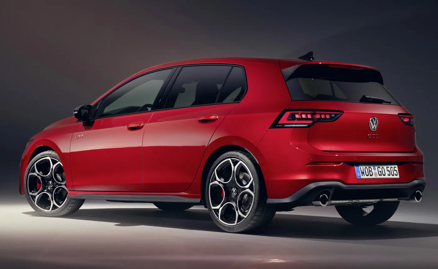 volkswagen-golf-2024-38067965.jpg