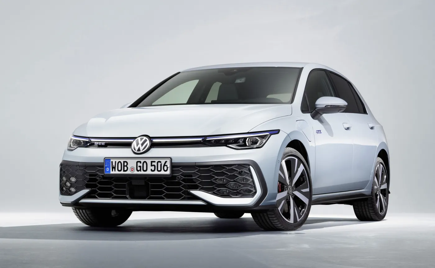 volkswagen-golf-2024-38067960.jpg