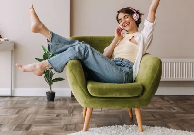 To najmodniejsze jeansy na wiosnę 2024. Sprawdź, jak wyglądają