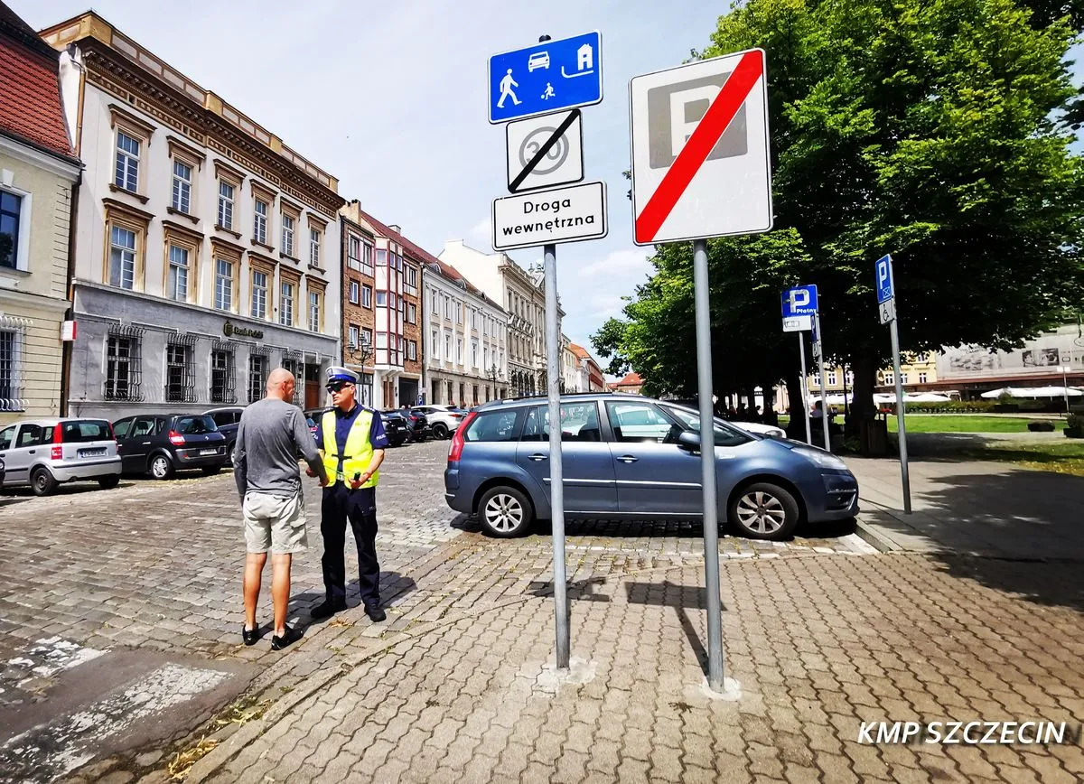 Za tym znakiem parkowanie na innych zasadach. O mandat nietrudno