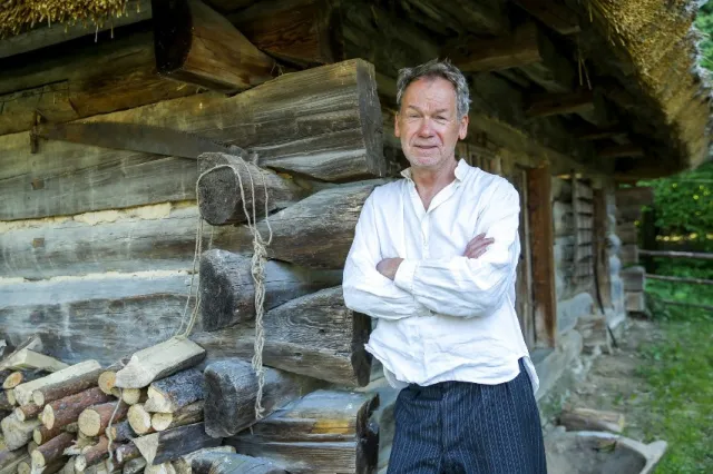 Mirosław Baka spał pod stołem na bankiecie. Teraz się z tego tłumaczy