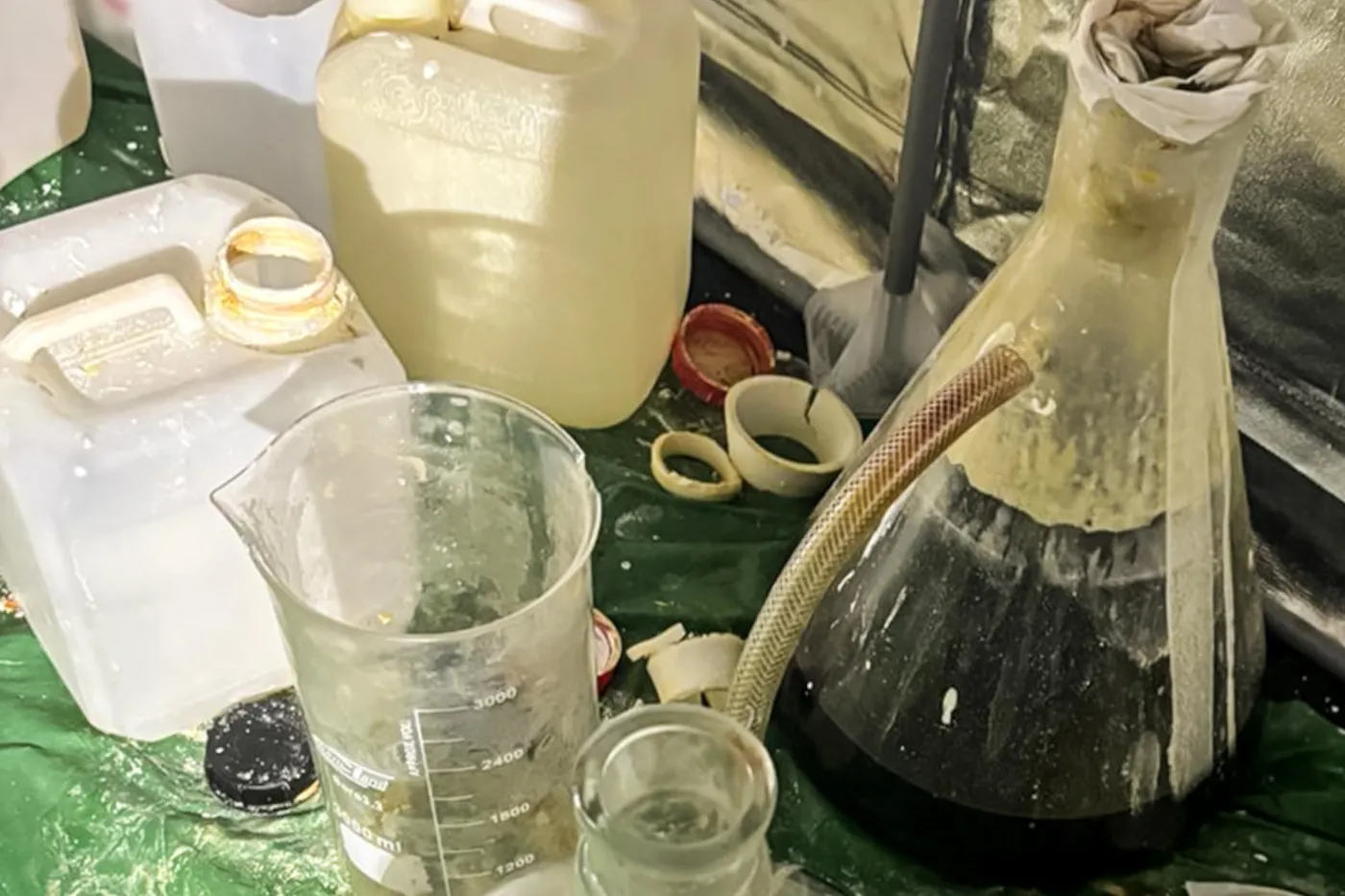 Narkotyki warte fortunę sprzedawali w Darknecie. CBŚP uderza w narkobiznes