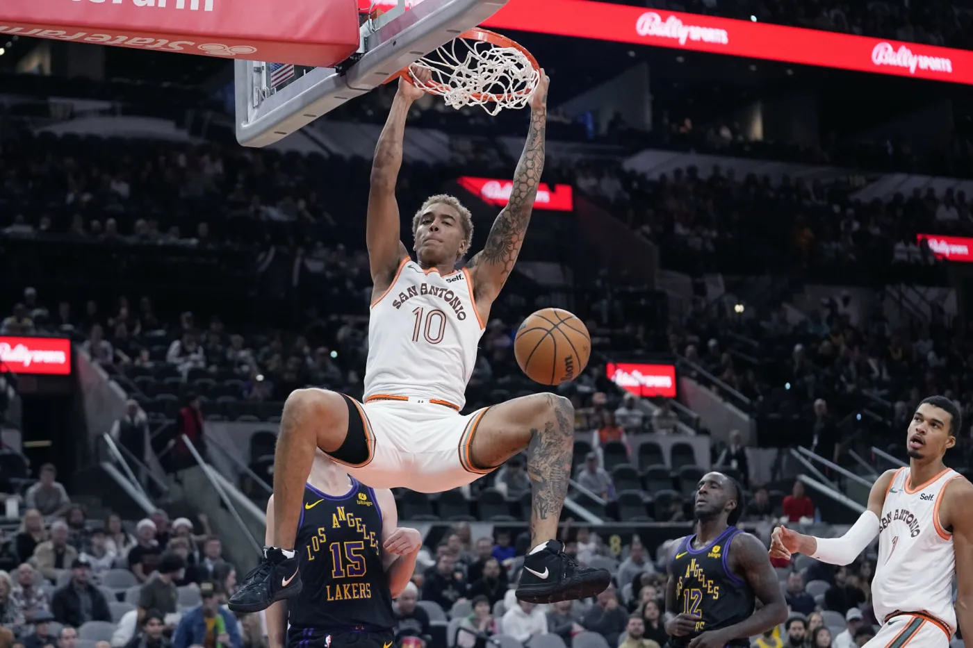 Air Sochan! Kapitalna akcja polskiego koszykarza w meczu ligi NBA [WIDEO]