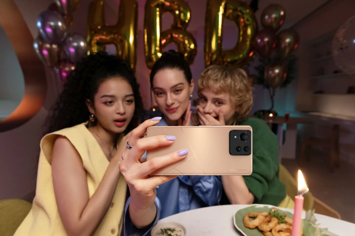 Asus pokazuje Zenfona 11 Ultra. To pierwszy tak duży Zenfone w historii