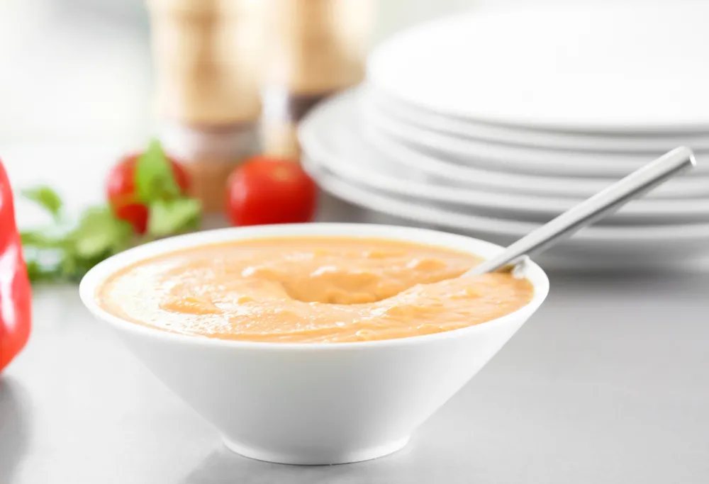 Bowl,Of,Homemade,Lentils,Creme,Soup,On,Table