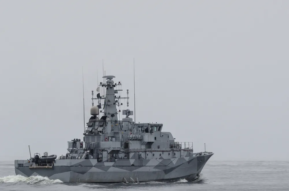 Afera z okrętem wojennym. Szef sił zbrojnych zdymisjonowany