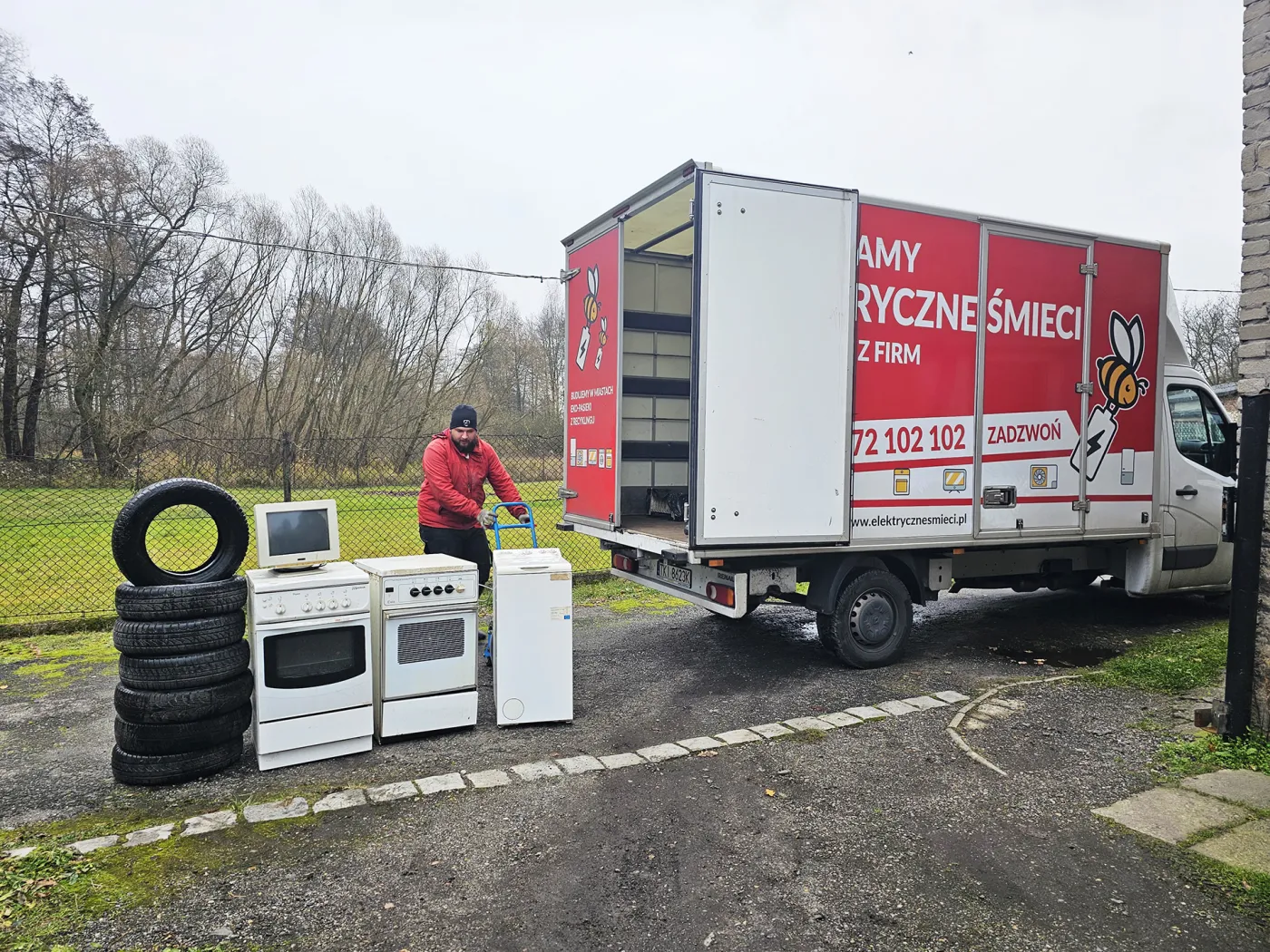 05-elektryczne-smieci-38148411.jpg