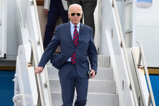 Biden zmienia plany. W trybie pilnym wraca do Białego Domu