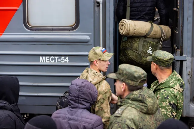 Kreml chce uniknąć mobilizacji. Kusi pokaźną pensją