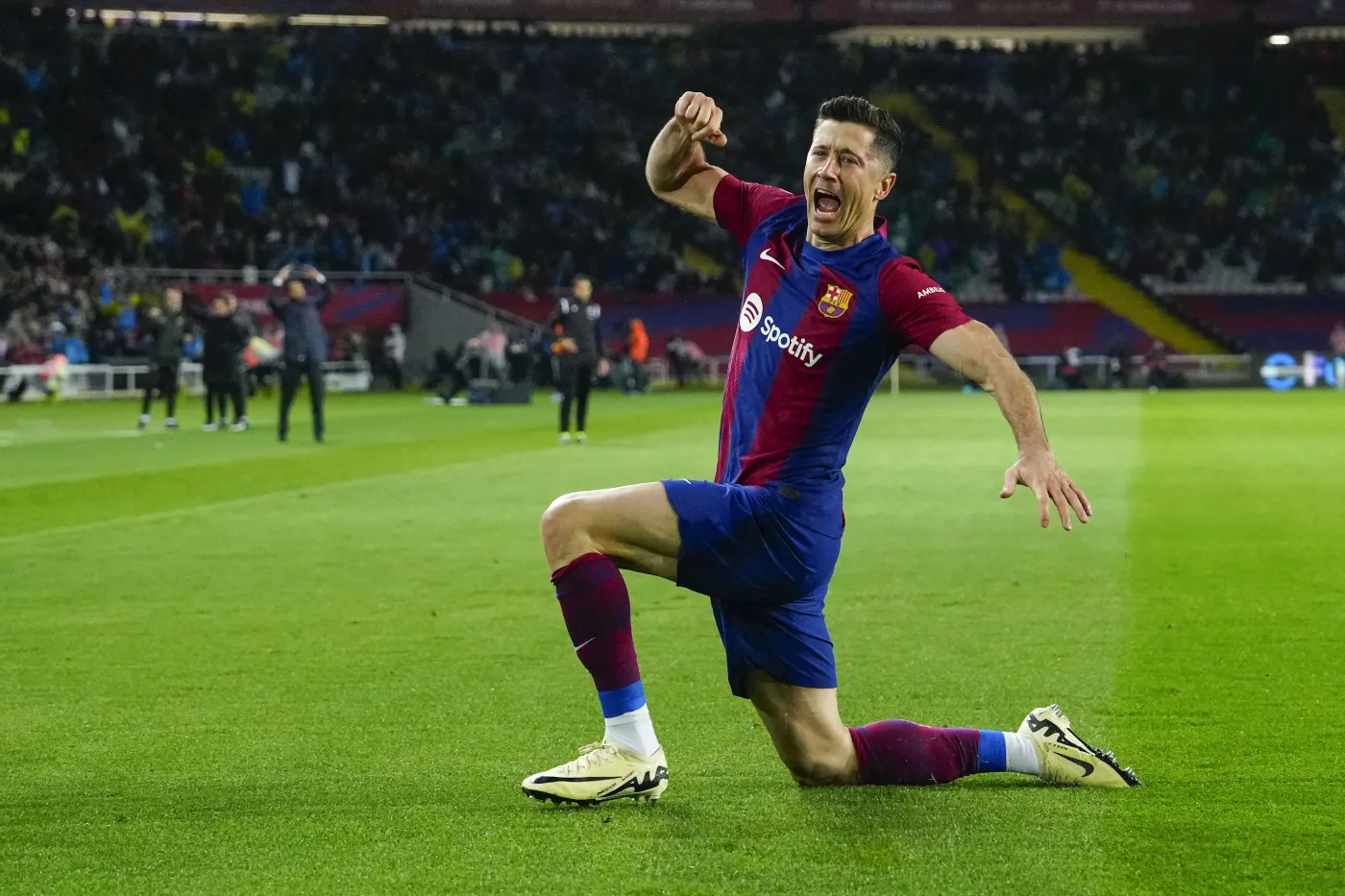 Lewandowski po hat-tricku udzielił wywiadu. Wypowiedzi Polaka robią wrażenie [WIDEO]