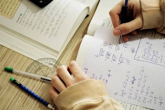 Matura 2024. "Nie mogę patrzeć na te sterty książek i notatek". Tak rodzice przeżywają egzaminy