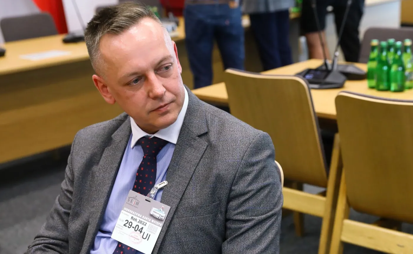 Sędzia sądu w Warszawie poprosił władze Białorusi o azyl. Jest znany z afery hejterskiej