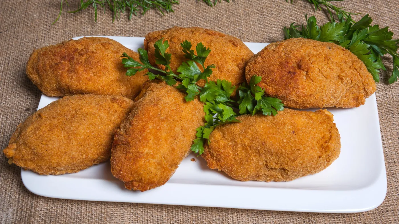 Cotelette,De,Volaille,-,Chicken,Kiev,,Golden,Crunchy,Cutlets,Of