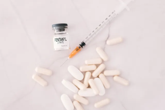 Ponad 100 tys. zgonów w USA. "To już trzeci rok z rzędu"