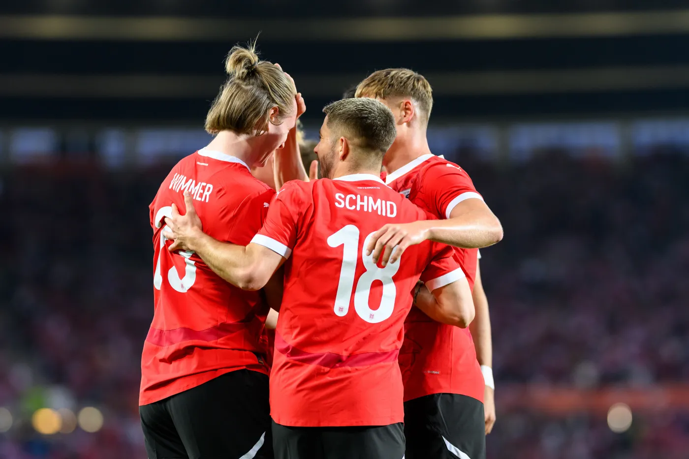 Euro 2024. Rod Stewart ma natchnąć Austriaków przed pierwszym meczem