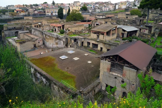 Plaża, na której zginęli mieszkańcy starożytnego Herkulanum, otwarta dla turystów [FOTO]
