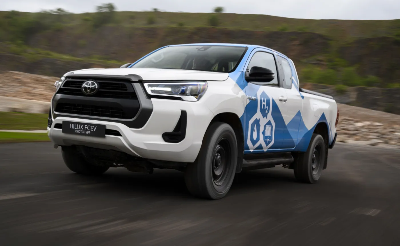 nowa-toyota-h2-hilux-38219634.jpg