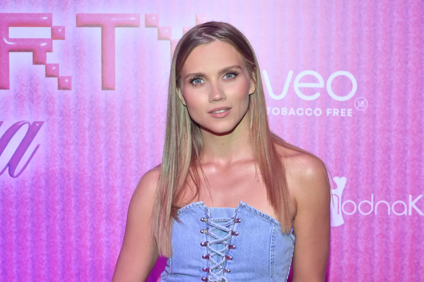 Agnieszka Kaczorowska zachwala "pierwotny poród" bez znieczulenia. Wywołała burzę z piorunami