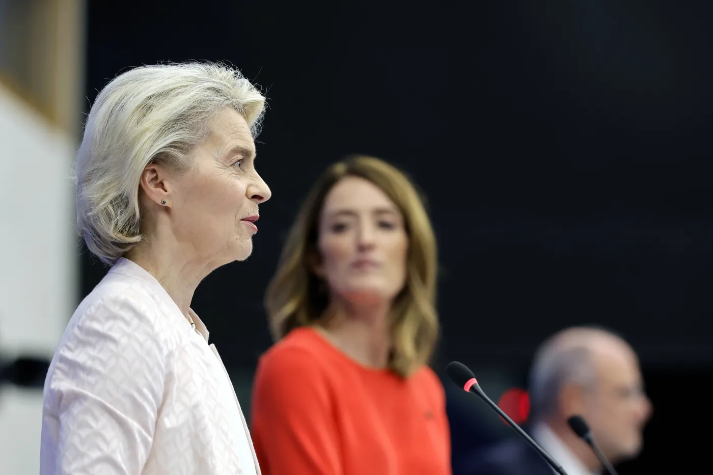 Von der Leyen ma problem. Chodzi o parytety