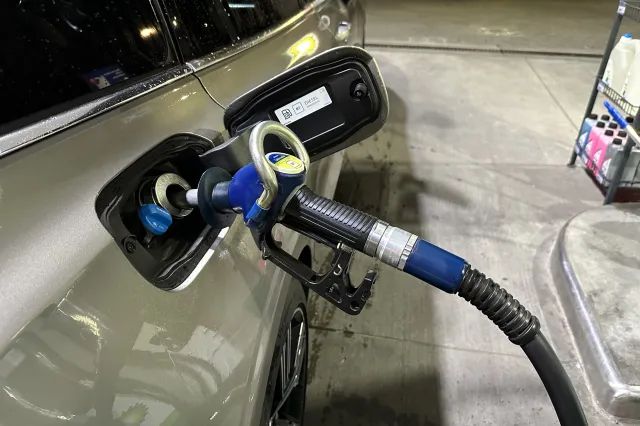 Wlałeś złe paliwo? To nie koniec świata, ale O TYM musisz pamiętać