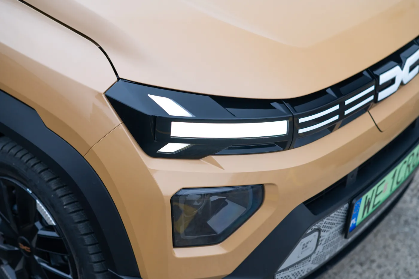 Najmniejsza Dacia taniej o 40 000 zł. Nowy model jeździ za grosze