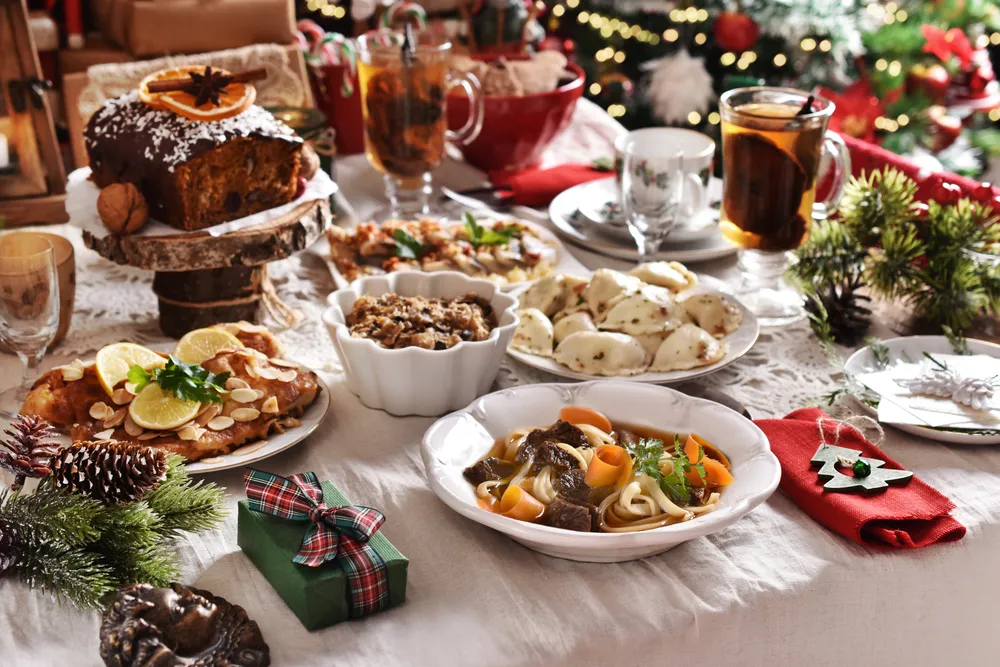 Uszka z kapustą i grzybami za 90 zł, a sernik? Świąteczny catering od gwiazdy "Na Wspólnej"