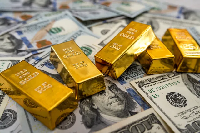 Co zrobić z oszczędnościami w razie wojny? Eksperci mają konkretne rady