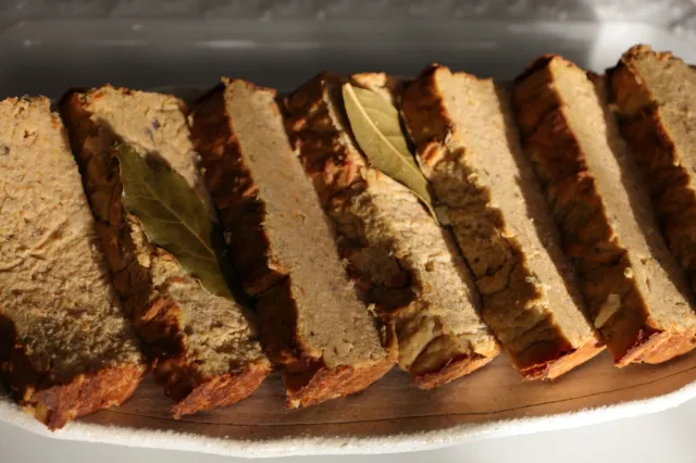 Ten pasztet rozpływa się w ustach. Przebojowy przepis wielkanocny od siostry Anastazji