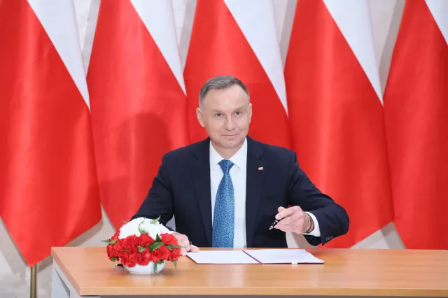Prezydent Andrzej Duda podpisał ustawę. Oni dostaną dodatkowe świadczenia emerytalne