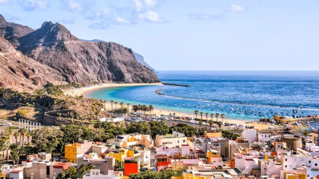 Szokujące graffiti na rajskiej wyspie. Przerażeni turyści rezygnują z wakacji