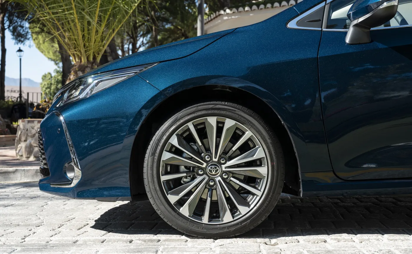 Teraz Corolla ostro tanieje. Pod maską prosty benzynowy silnik