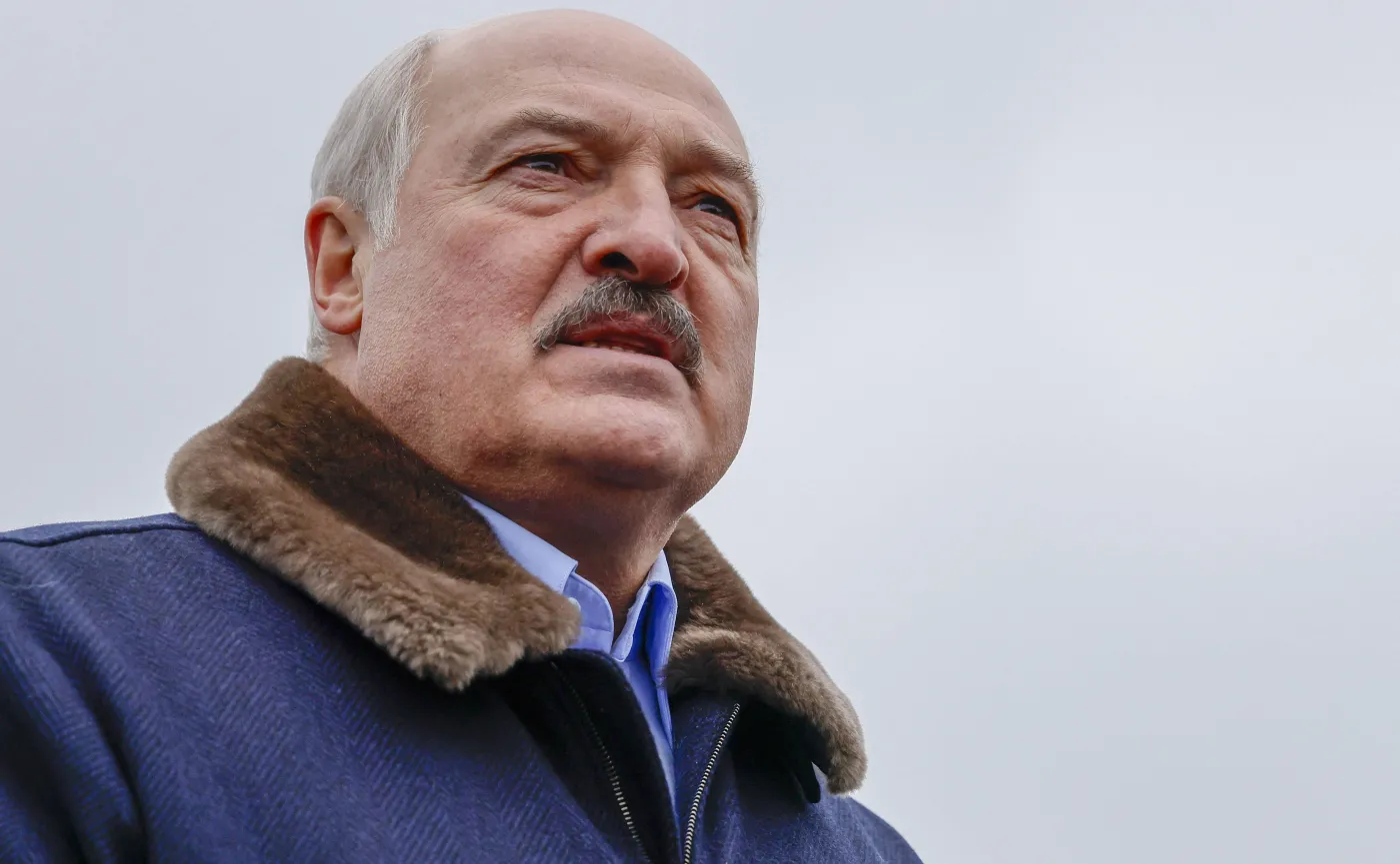 Belarus President Lukashenko visits refugee camp on Belarusian-Polish border