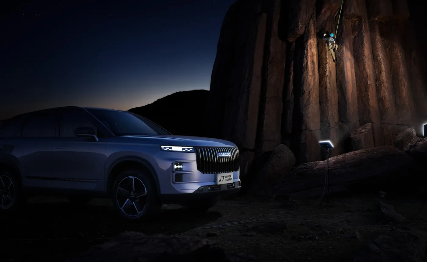 JAECOO 7 Super Hybrid już na rynku. Ma 347 KM, a cena zwala z nóg