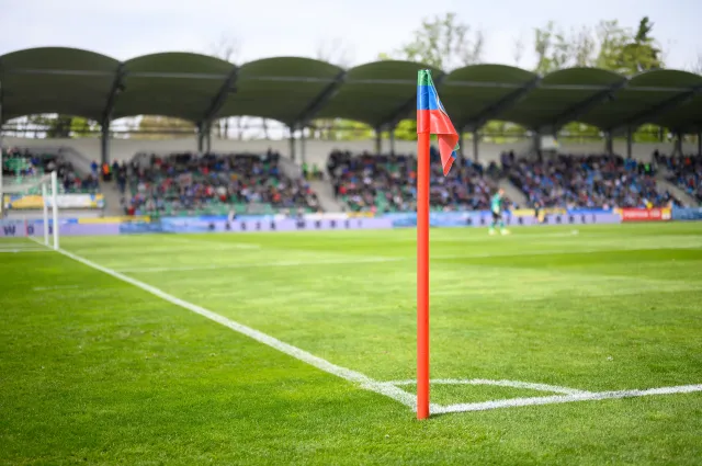 Policja szuka kibiców. Weszli na Śnieżkę i odpalili race