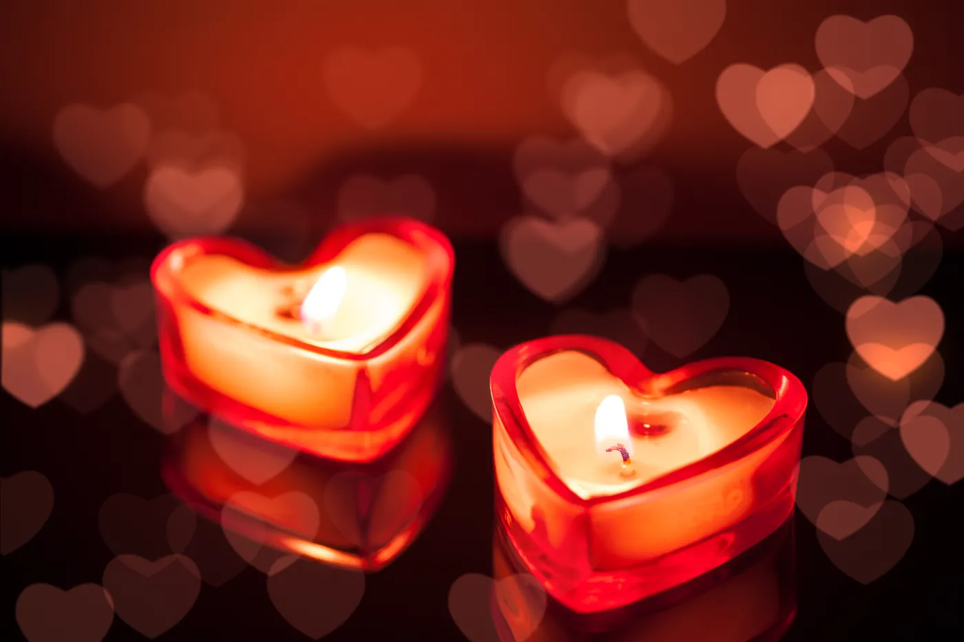 Burning,Candle,Hearts