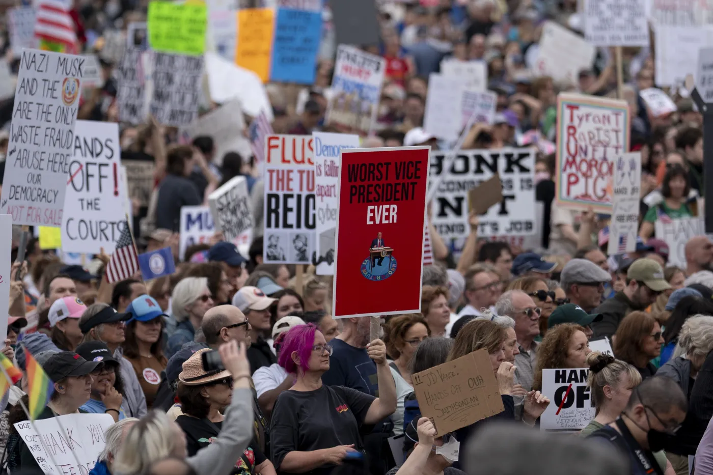 USA w ogniu protestów. Setki tysięcy ludzi przeciw Trumpowi