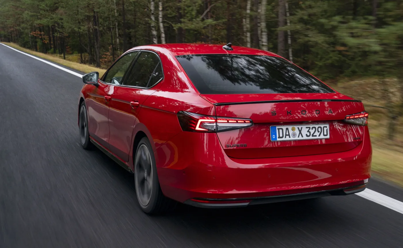 skoda-superb-sportline-38405530.jpg