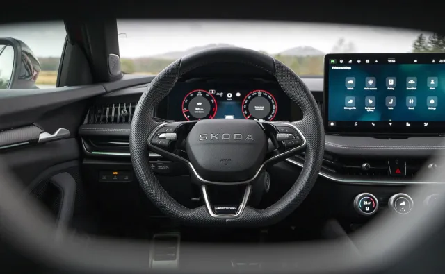 Nowa Skoda trzęsie rynkiem. 6 silników do wyboru. Benzyna czy diesel TDI?