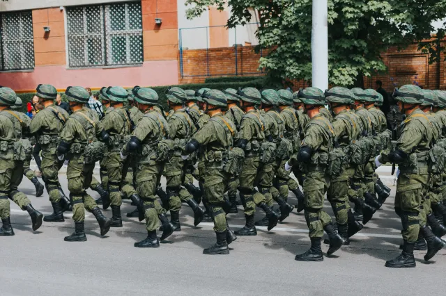 Rosja mąci pod granicą NATO i Ukrainy. "Chcą wysłać 10 tys. żołnierzy"