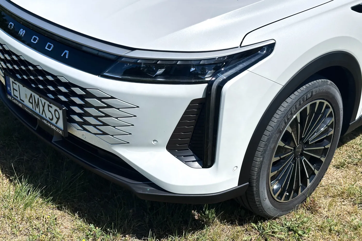 Omoda 9 wjeżdża do Polski. Setki aut sprzedali w ciemno