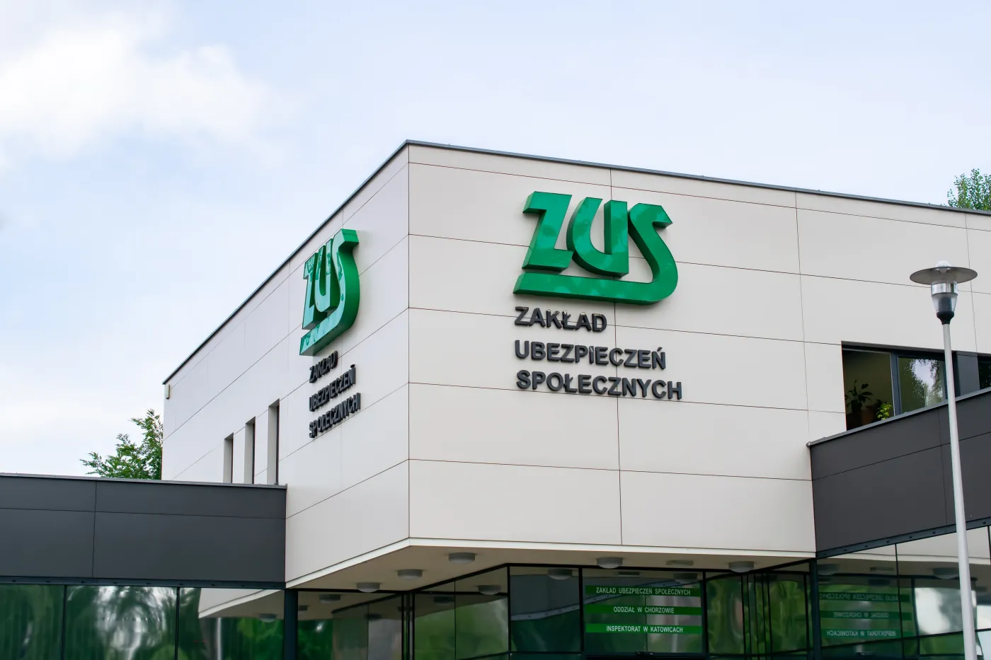 ZUS ujawnia: Polacy rezygnują z umów o dzieło. Oto dlaczego