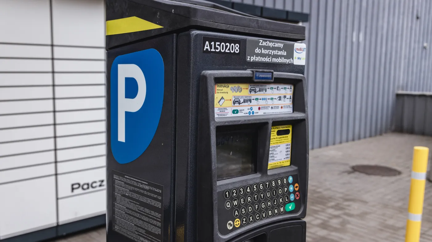Likwidacja parkomatów gotówkowych pułapką dla kierowców. Konieczna jest nowelizacja ustawy o drogach publicznych?