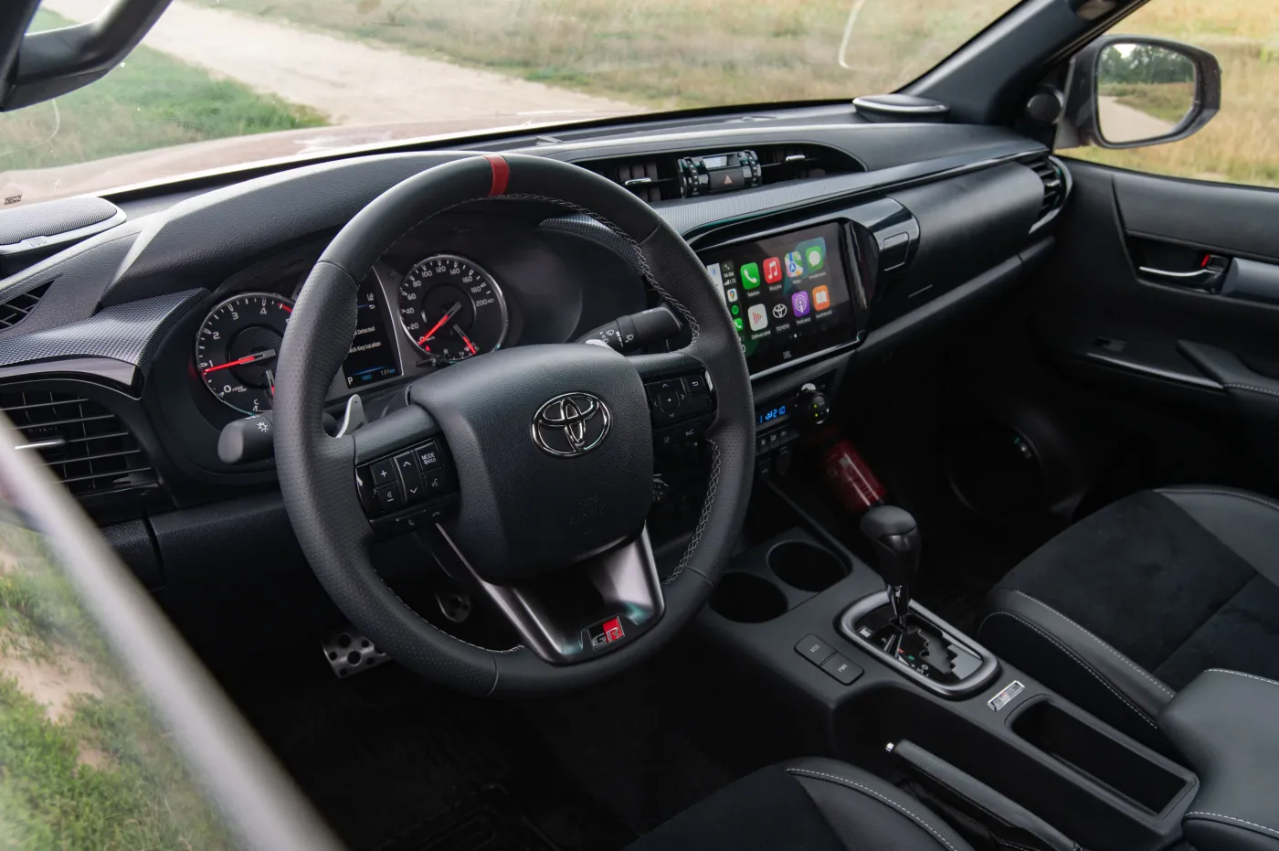 toyota-hilux-gr-sport-38544278.jpg