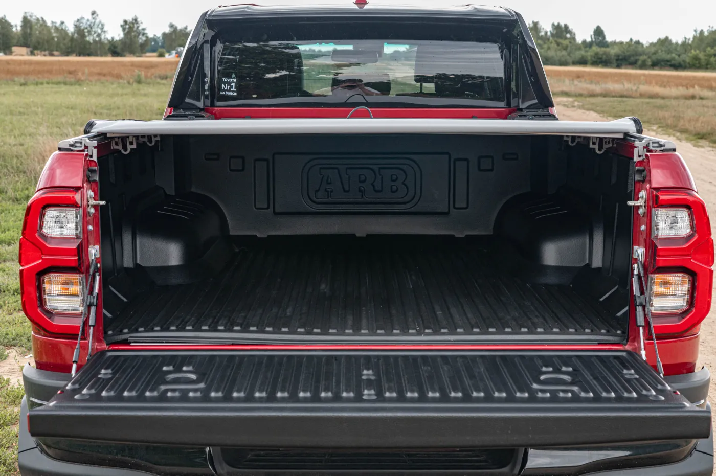 toyota-hilux-gr-sport-38544359.jpg