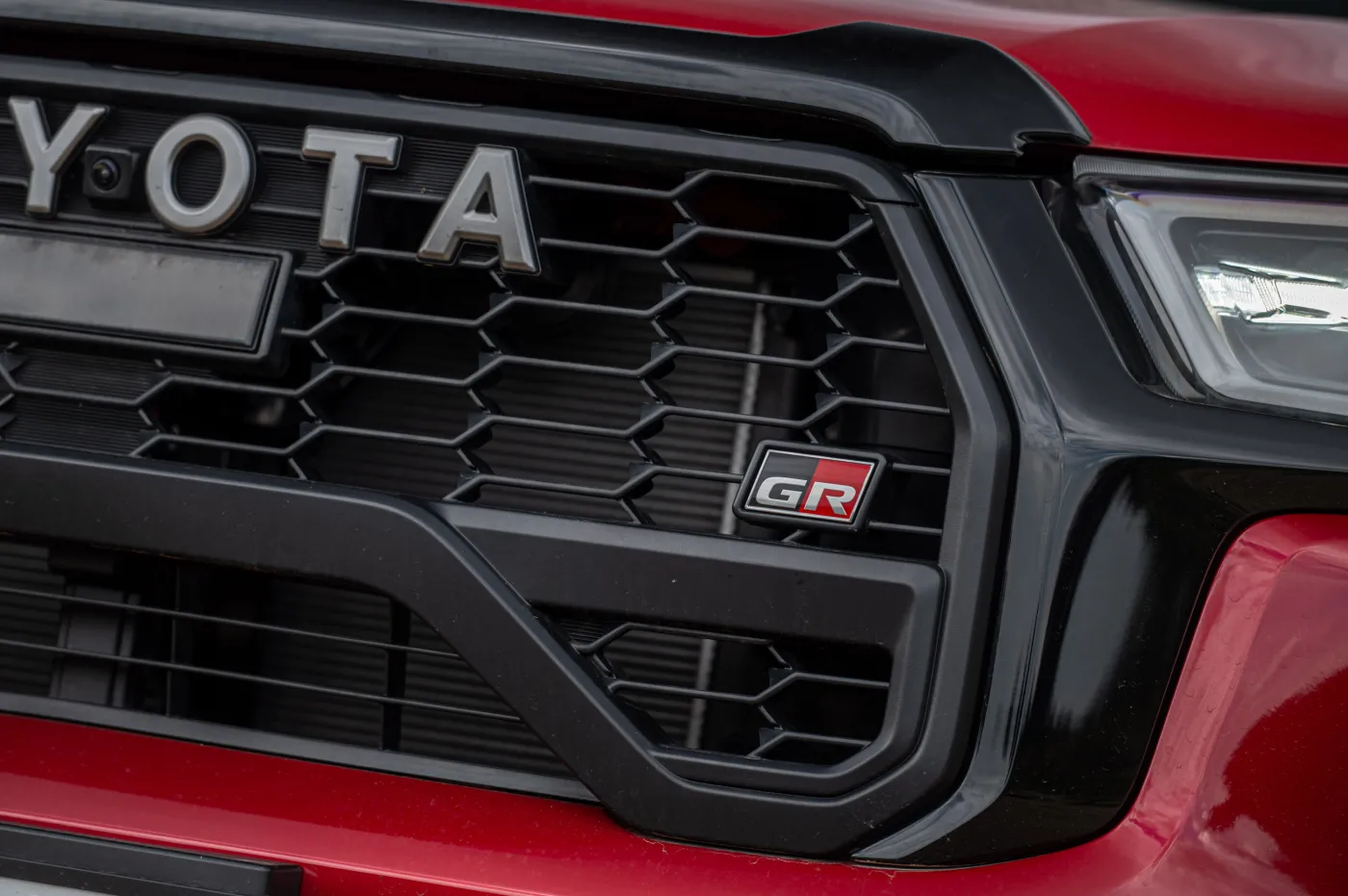 toyota-hilux-gr-sport-38544328.jpg