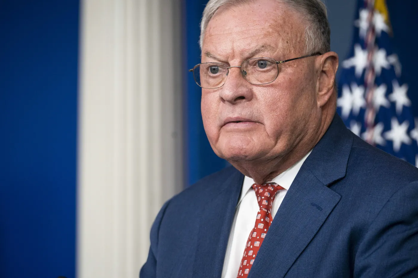 CNN ujawnia: Generał Kellogg był w drodze do Polski w momencie incydentu z dronami Rosji